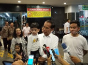 Tak Mampu Tutupi Rasa Kangen, Jokowi Video Call Kedua Cucunya dari Istana Negara