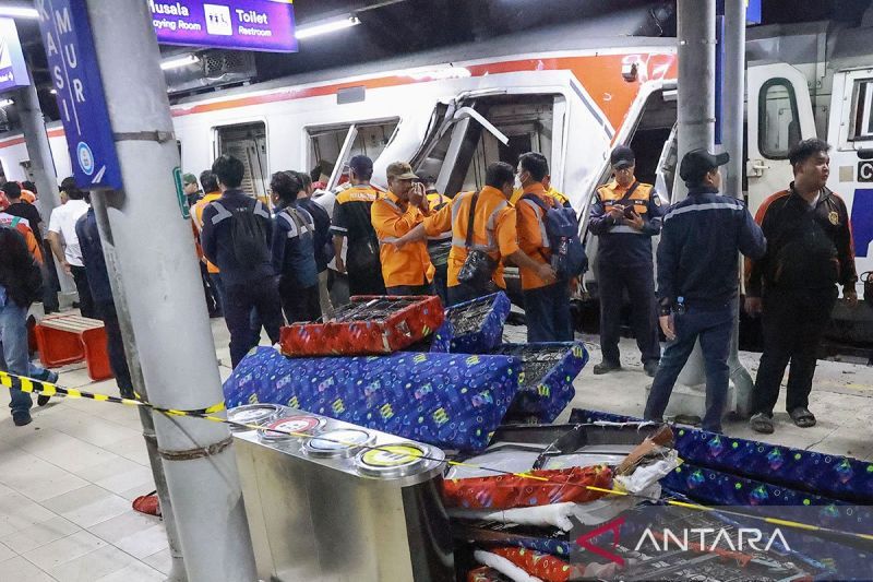 Korban Tewas Tabrakan Maut Kereta Bekasi Tembus Belasan, Jadi 14 Orang 