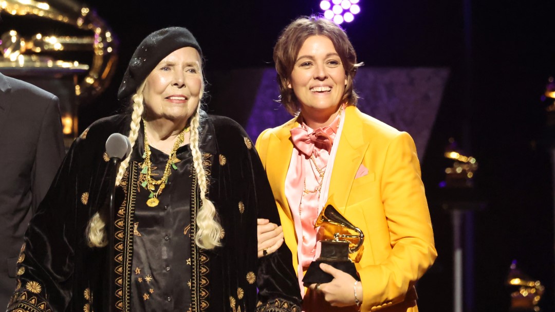 Joni Mitchell Kembali ke Spotify