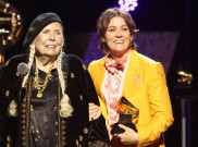 Joni Mitchell Kembali ke Spotify