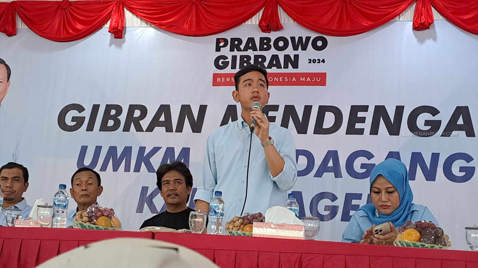 Perdana Kampanye 2024, Gibran Serap Keluhan Pelaku UMKM dan Jawab Kritikan Mahfud