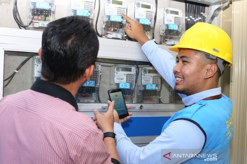 Ilustrasi: Pengisian token listrik pintar (ANTARA/PLN)