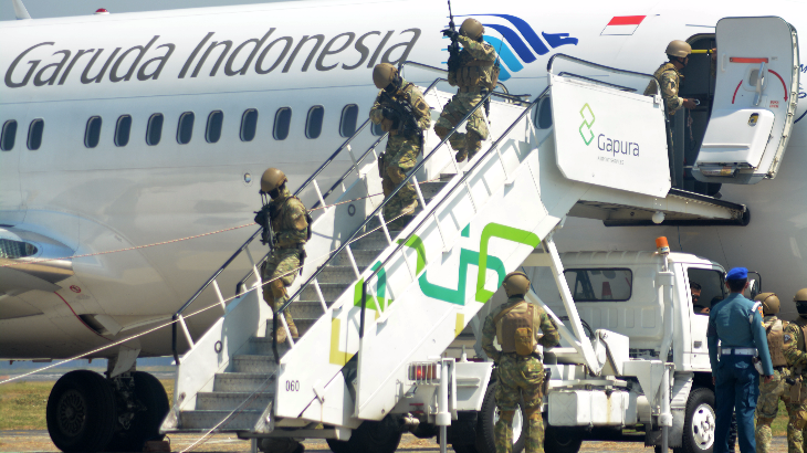 TNI AL Gelar Latihan Antiteror di Bandara Juanda