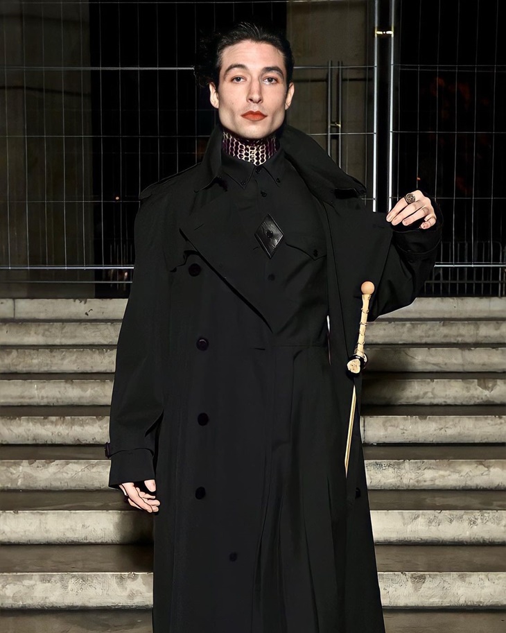 Ezra Miller Ditangkap Karena Kasus Pencurian