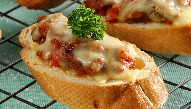 Pagi ini Sarapan ala Prancis dengan Baguette Daging Paprika