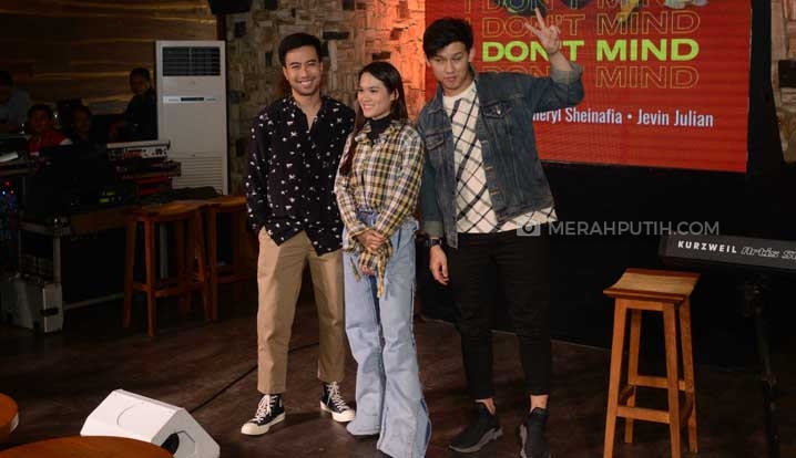 Vidi Aldiano, Sheryl Sheinafia, dan Jevin Julian Berkolaborasi Hasilkann 'I Don't Mind'