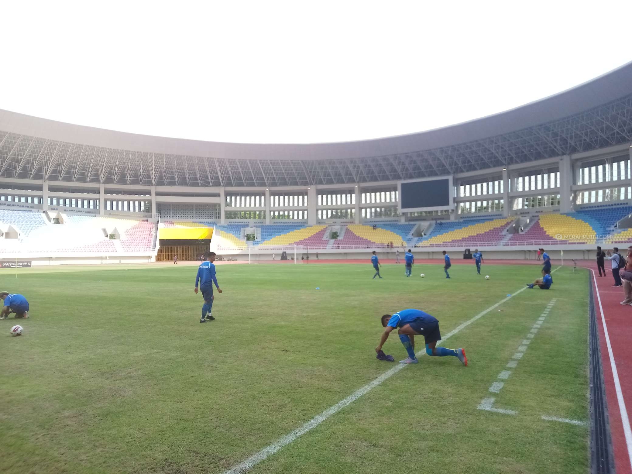 Laga Uji Coba Persis vs Persib, Bobotoh Dilarang Datang ke Stadion Manahan