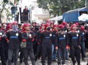 Tolak Upah Murah, Ratusan Buruh Seruduk Kantor Disnaker