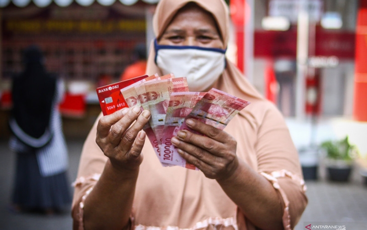 Pemprov DKI Manut Kemensos Soal Pemberhentian Penyaluran Bansos COVID-19