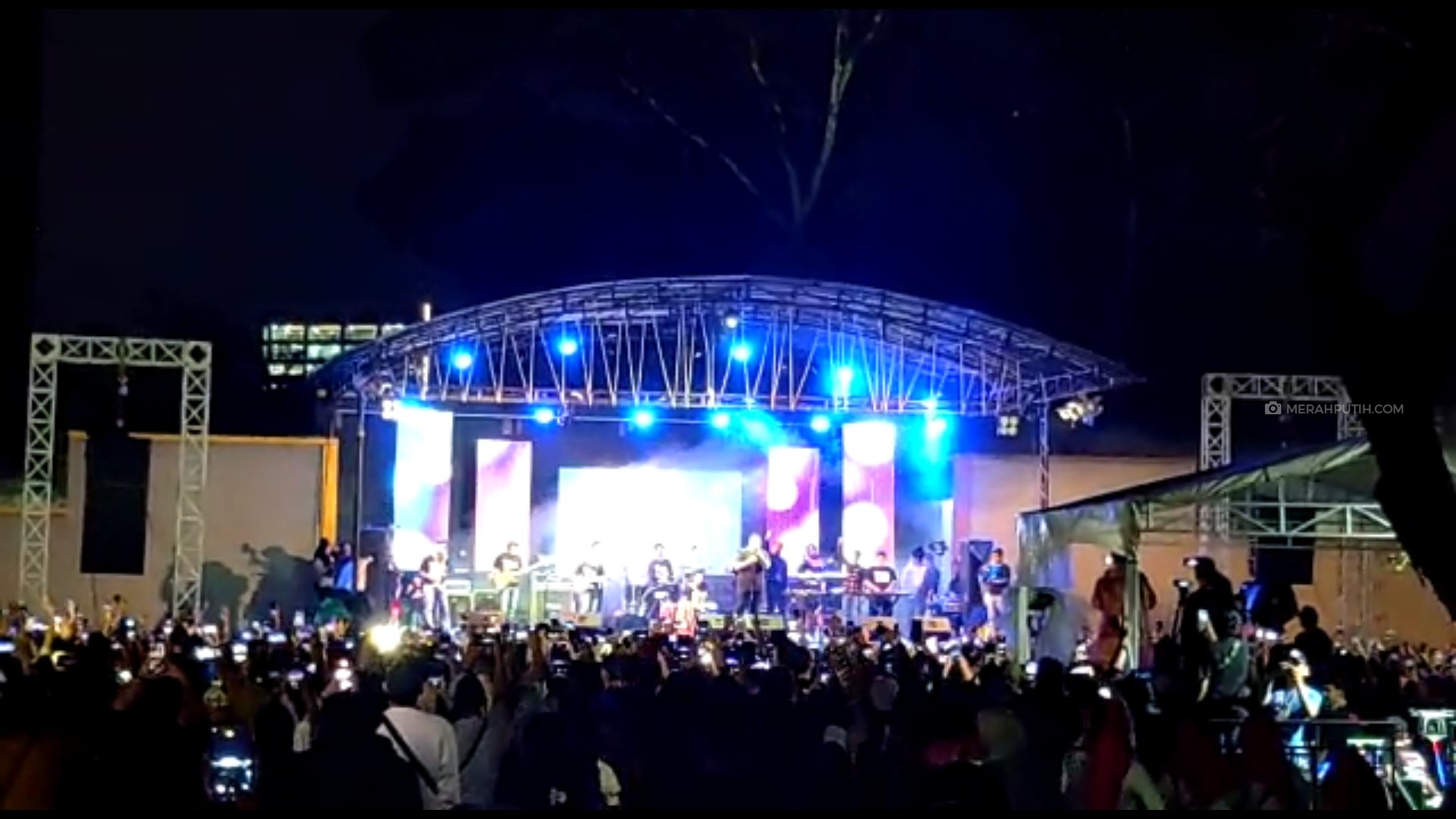 Konser Denny Caknan Obati Rasa Kangen Ribuan Sobat Ambyar pada Didi Kempot