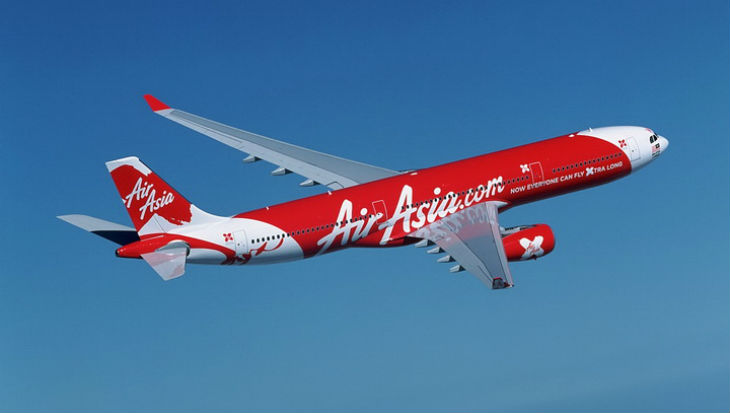 AirAsia termasuk salah satu maskapai yang akan melayani penerbangan langsung Padang-Singapura