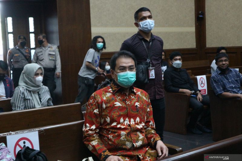 Eks Wakil Ketua DPR Azis Syamsuddin di pengadilan Tindak Pidana Korupsi (Tipikor) Jakarta, Senin (13/12). ANTARA/Desca Lidya Natalia
