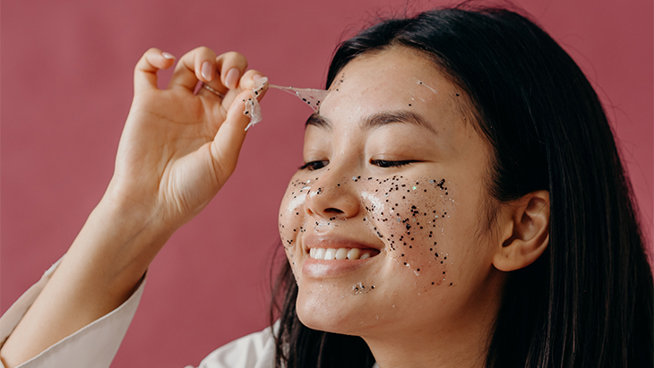 Jenis Exfoliator dan Tips Memilih Berdasarkan Tipe Kulit
