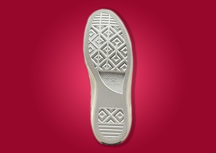 Kedua koleksi ini mengusung midsole dan outsole berwarna putih. (Foto: Sole Retriever)