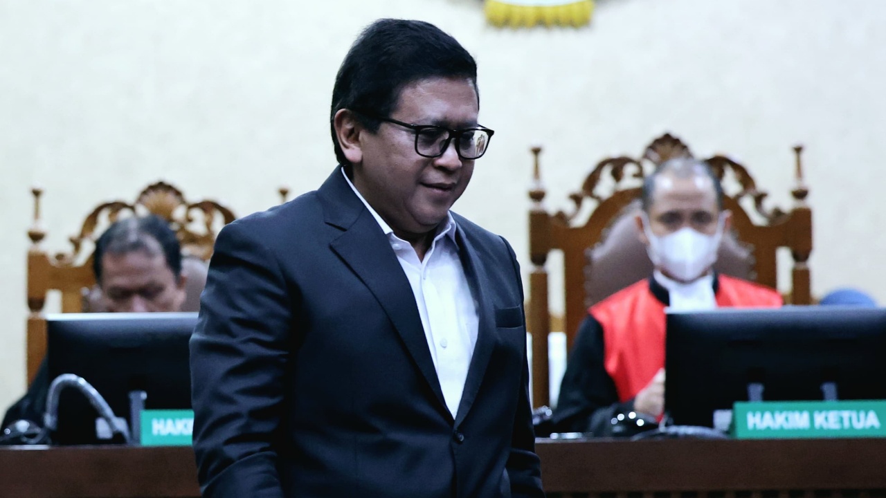 Bacakan Eksepsi, Hasto Ungkit Nama Jokowi