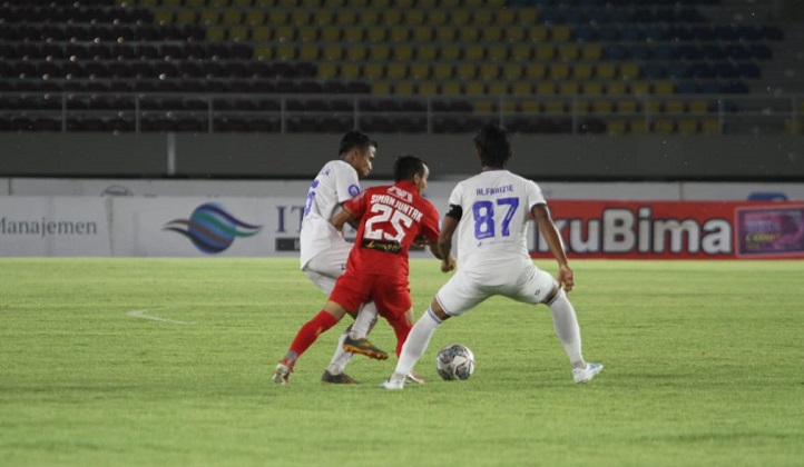 Dikalahkan Arema di Stadion Manahan Solo, Persija Keluhkan Kinerja Wasit