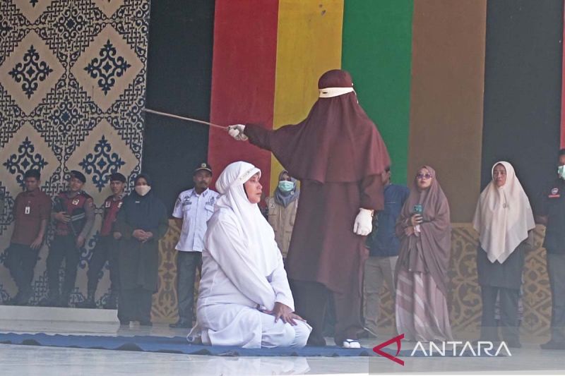 Sejoli Nonmuhrim Berduaan di Banda Aceh Divonis Cambuk 25 Kali, Buktinya Pesan Digital