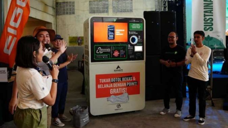 Reverse Vending Machine Eiger untuk Recharge Kondisi Bumi