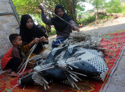 Menilik Kerajinan Tradisional Anyaman Tikar Daun Pandan 