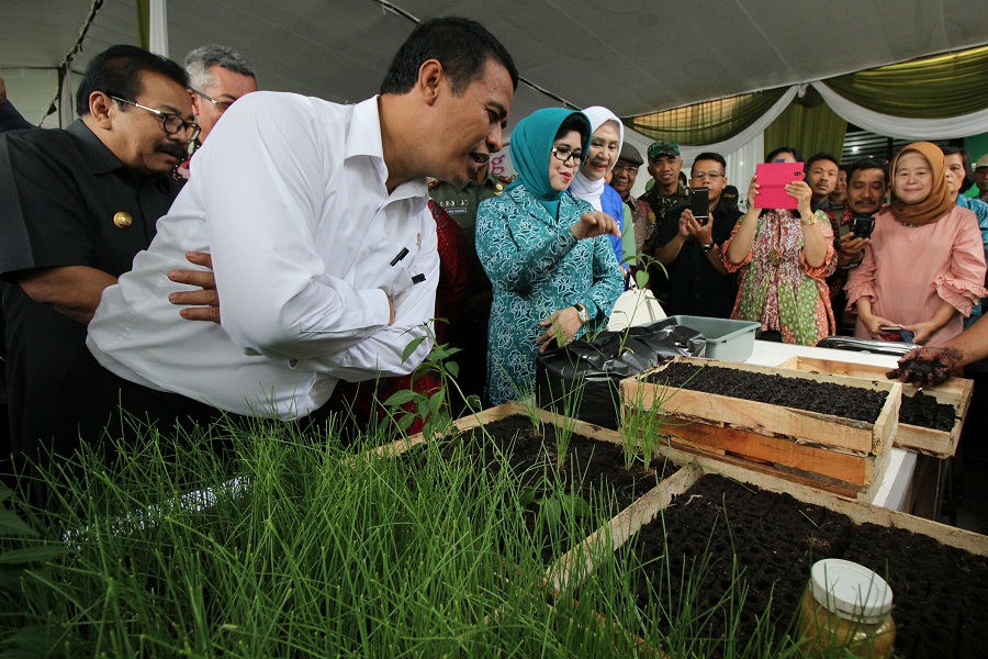 Soekarwo: Perdagangan Antardaerah Tingkatkan Kualitas IKM