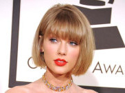Taylor Swift Kejutkan Fan di Hari Pernikahan