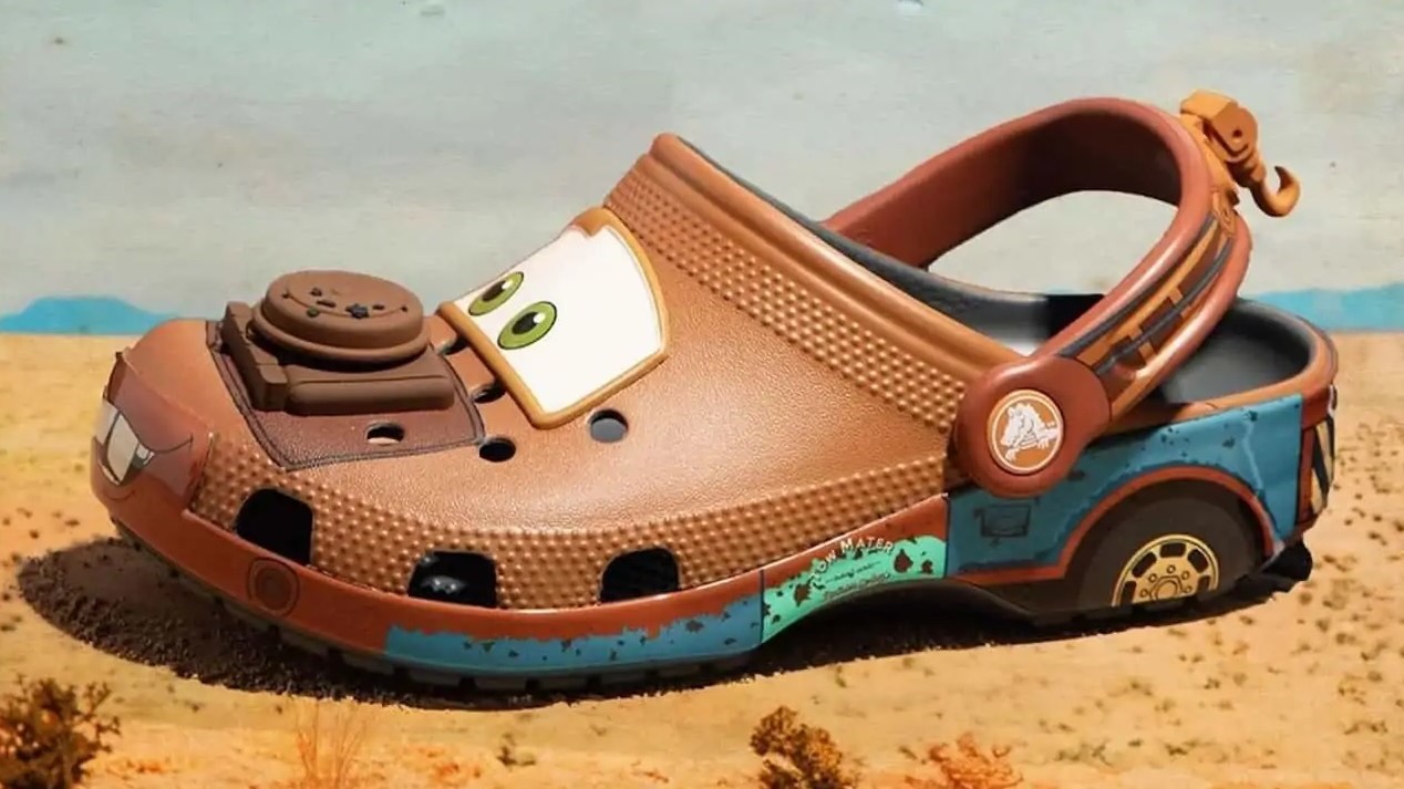 Truk Mater dari 'Cars' jadi Sandal Crocs