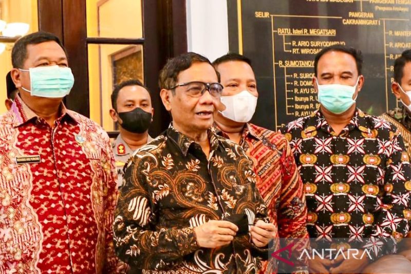 Pati TNI/Polri Jadi Pj Kepala Daerah, Mahfud: Itu Dibenarkan