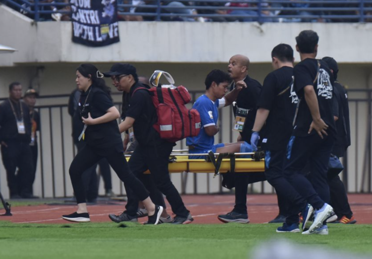 Achmad Jufriyanto Alami Patah Tulang Rusuk dalam Laga Persib vs Port FC, Bojan Hodak Sedih