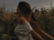 Madison Beer Cerita Tentang Dirinya di Album 'Silence Between Song'