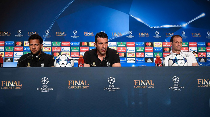 Chelsea, City, Spurs Berlomba Dapatkan Dani Alves 