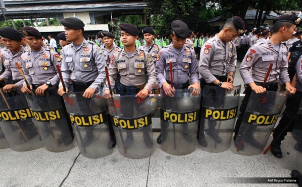 653 Personel Amankan Laga Persahabatan Perserang v Persib