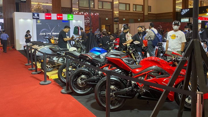 Resmi Dibuka, Motor Listrik Banjiri Pameran IMOS 2022