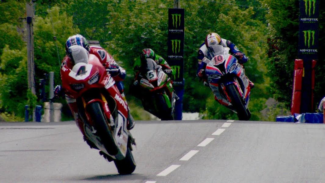 Balap Motor 'Isle of Man' akan Dibuat Film Dokumentasi oleh Brad Pitt