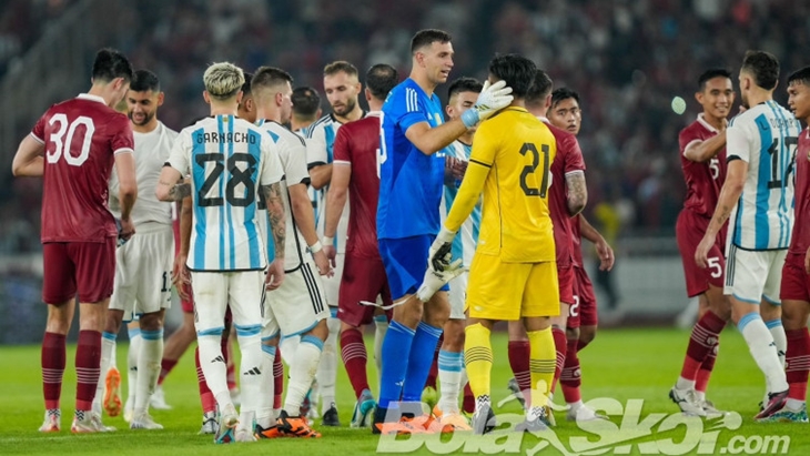 Ernando Ari Sutaryadi Ungkap Kebahagiaannya Mendapat Jersey Emiliano Martinez