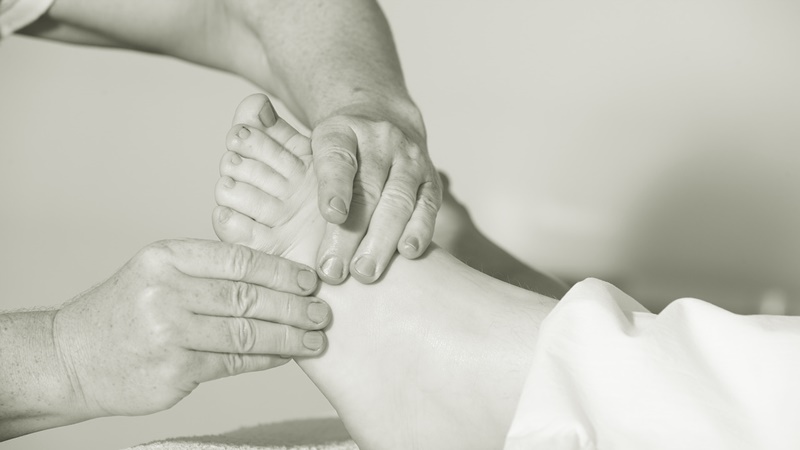 Latihan Ringan untuk Bantu Percepat Penyembuhan Kaki Terkilir