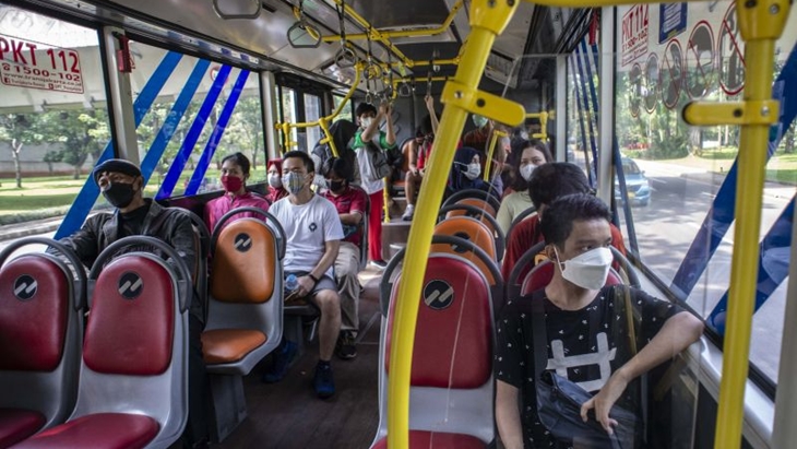 Mulai Hari Ini TransJakarta Perpanjang Jam Operasional
