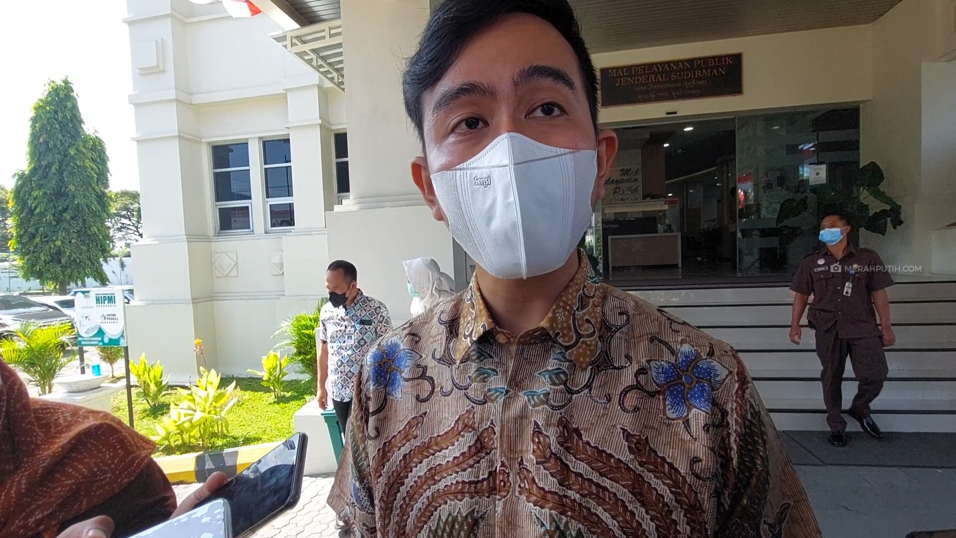Gibran Kenang Tjahjo Kumolo sebagai Menteri yang Suka Kuliner Pinggir Jalan