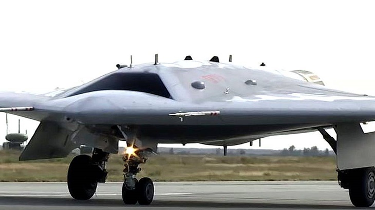 Rusia Hadirkan Drone Tempur Super Canggih dalam Persaingan Alutsista