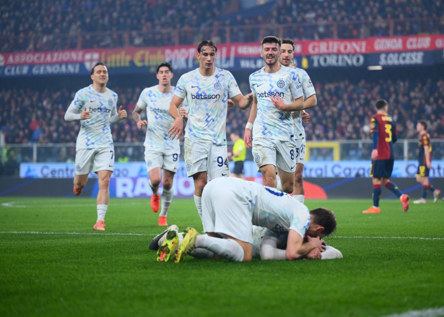 Inter Geser AC Milan dari Puncak Klasemen, Cristian Chivu Enggan Terlalu Memikirkan dan Segera Fokus Laga di Riyadh