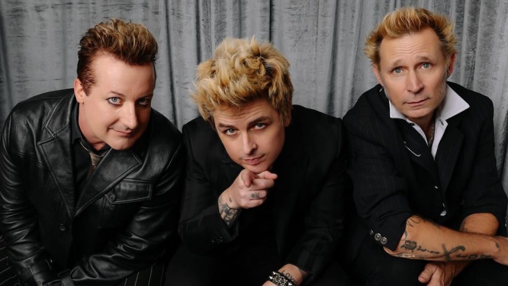 Kejutkan Komuter New York, Green Day Ngamen di Stasiun Kereta Bawah Tanah
