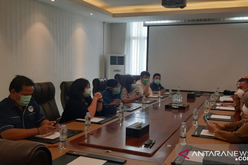 Disnaker bersama Dinkes Kabupaten Bekasi melakukan rapat koordinasi teknis pelaksanaan pemeriksaan kesehatan antisipasi peredaran virus corona (Covid-19) di perusahaan. (Foto: Pradita Kurniawan Syah).