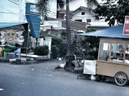 Meski Bangkrut, Ery Makmur Tetap Buka Usaha