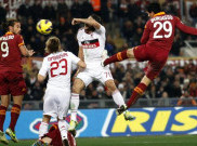 Skor Kacamata Iringi Laga AS Roma Kontra Milan