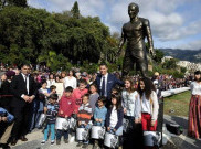 CR7 Diberikan Hadiah