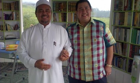 Ketua Umum FPI dan Pimpinan Gereja Bethel Foto Bersama
