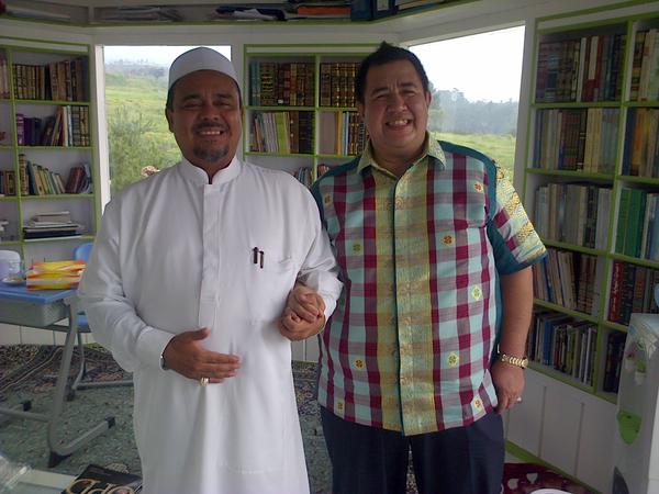 Habib Rizieq Gandeng Tangan Gilbert, Pendeta Gomar Cuek