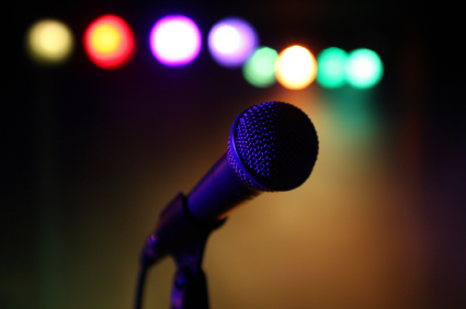 Seorang Polisi Ditangkap Karena Minta Karaoke Gratis