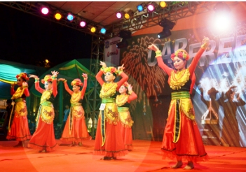 Persiapan Penampilan Pelajar Surabaya Sambut Tahun 2015