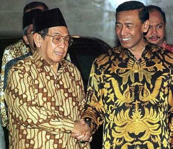 Gus Dur Pernah Pecat JK dan Wiranto