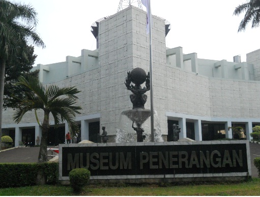 50 Ribu Wisata Kunjungi TMII
